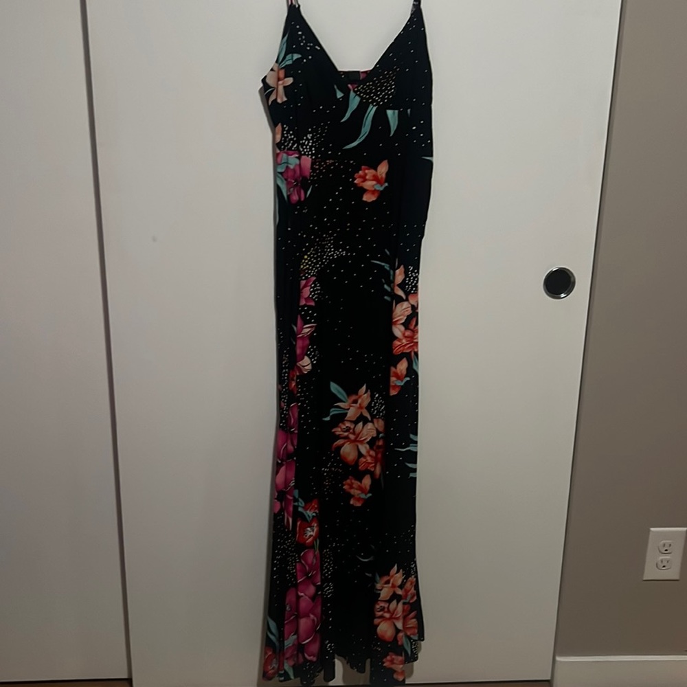Super cute and flowy dress